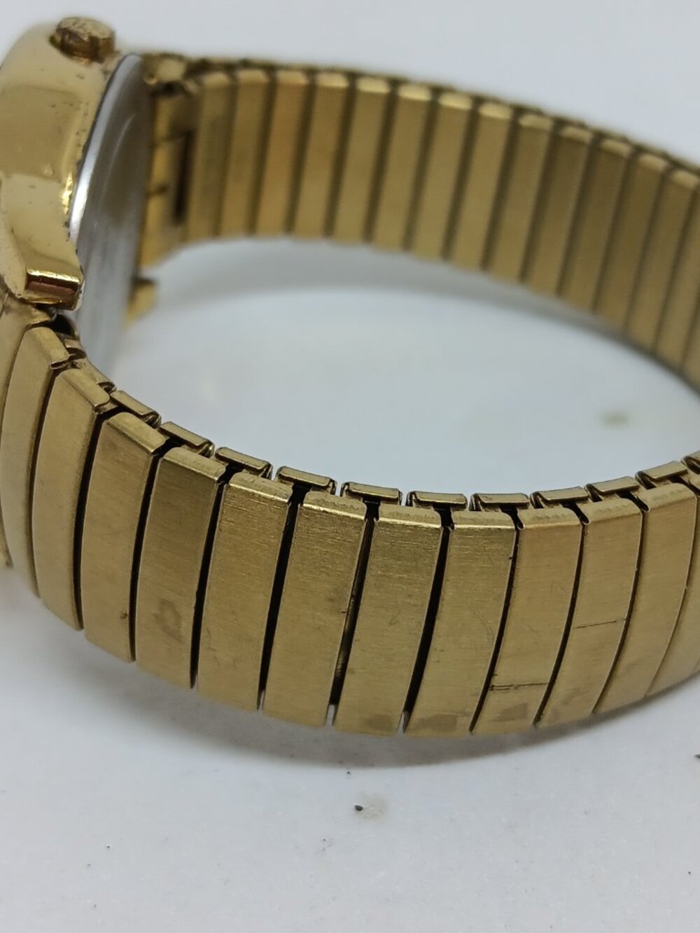 Timex Indiglo 14 Unisex 35mm Gold Tone Easy Reader Date Flex Band Watch NEW BATT - Picture 5 of 11